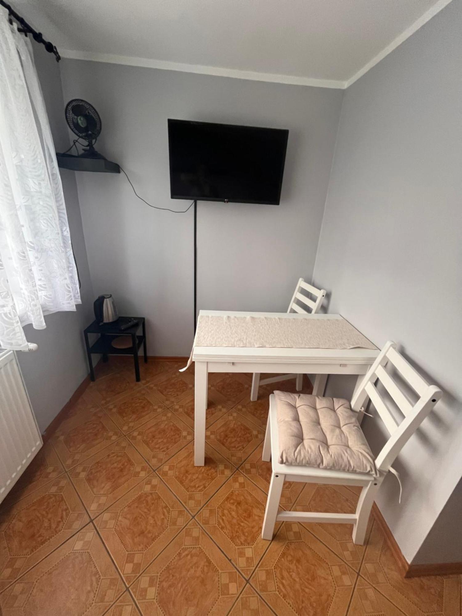 Pokoje Goscinne Halina Leba Bagian luar foto
